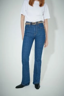 Victoria Beckham | Julia Jean - VB Monogram -ZIMMERMANN Sales Store 005 16 VICTORIA BECKHAM JULIA JEAN VB MONOGRAM 1422DJE003901A 0684005 2700 4050 LR 2200x f17a52e0 3488 4ab8 9f67 30b01d64bef9 scaled