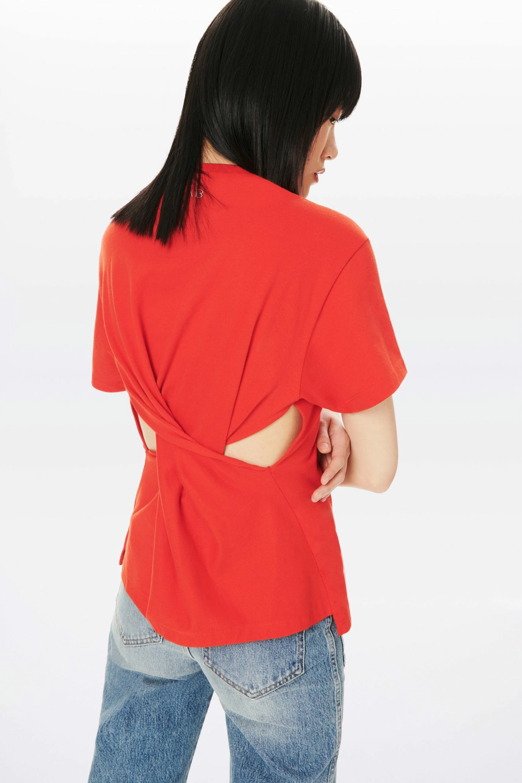 Victoria Beckham | Twist Back T-Shirt - Red 2 Victoria Beckham | Twist Back T-Shirt - Red - Image 2
