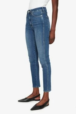 Anine Bing | Jagger Jean - Abyss 8 Anine Bing | Jagger Jean - Abyss -ZIMMERMANN Sales Store ANINE BING JAGGER JEAN ABYSS A 06 0001 445 054 FINAL 985x eae0d47b 08bd 4bd2 bd7f 99d14b66a2ab