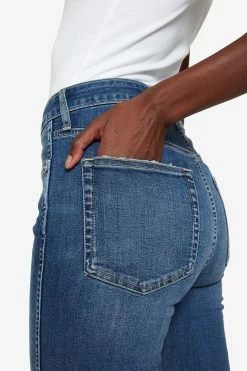 Anine Bing | Jagger Jean - Abyss 11 Anine Bing | Jagger Jean - Abyss -ZIMMERMANN Sales Store ANINE BING JAGGER JEAN ABYSS A 06 0001 445 100 FINAL 985x ac14b30f 46b9 4c82 9070 8b81343e0e6e