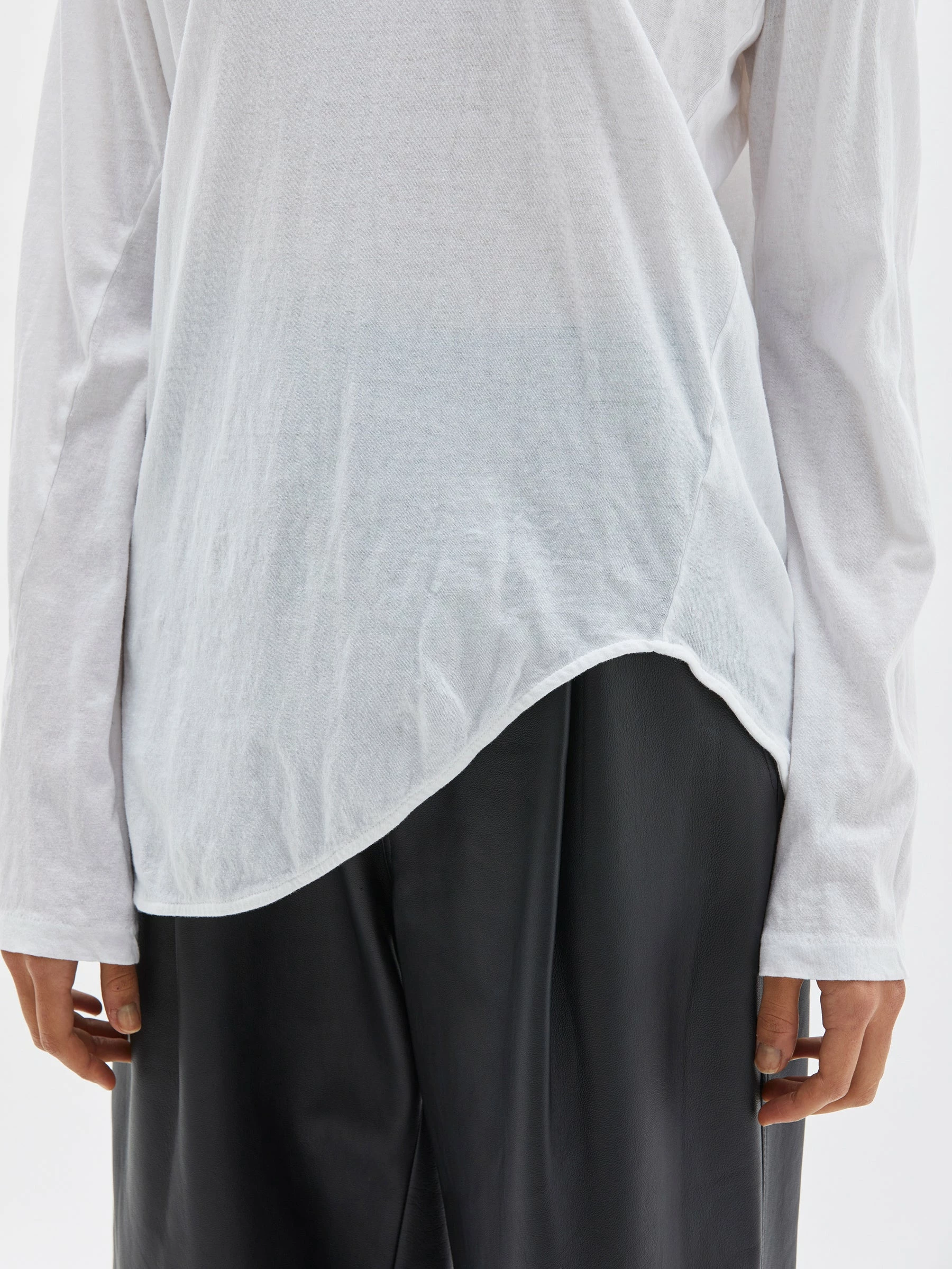 Bassike | Regular Scoop Hem Long Sleeve T.Shirt - White 4 Bassike | Regular Scoop Hem Long Sleeve T.Shirt - White - Image 4