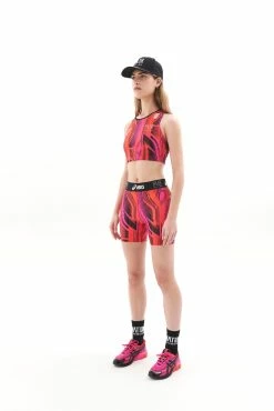 P.E Nation | P.E Nation X Asics Persistance Sports Bra - Asics Print 12 P.E Nation | P.E Nation X Asics Persistance Sports Bra - Asics Print -ZIMMERMANN Sales Store PENATION DAY02 Q4ECOM2022 01 BERNIE S02 006