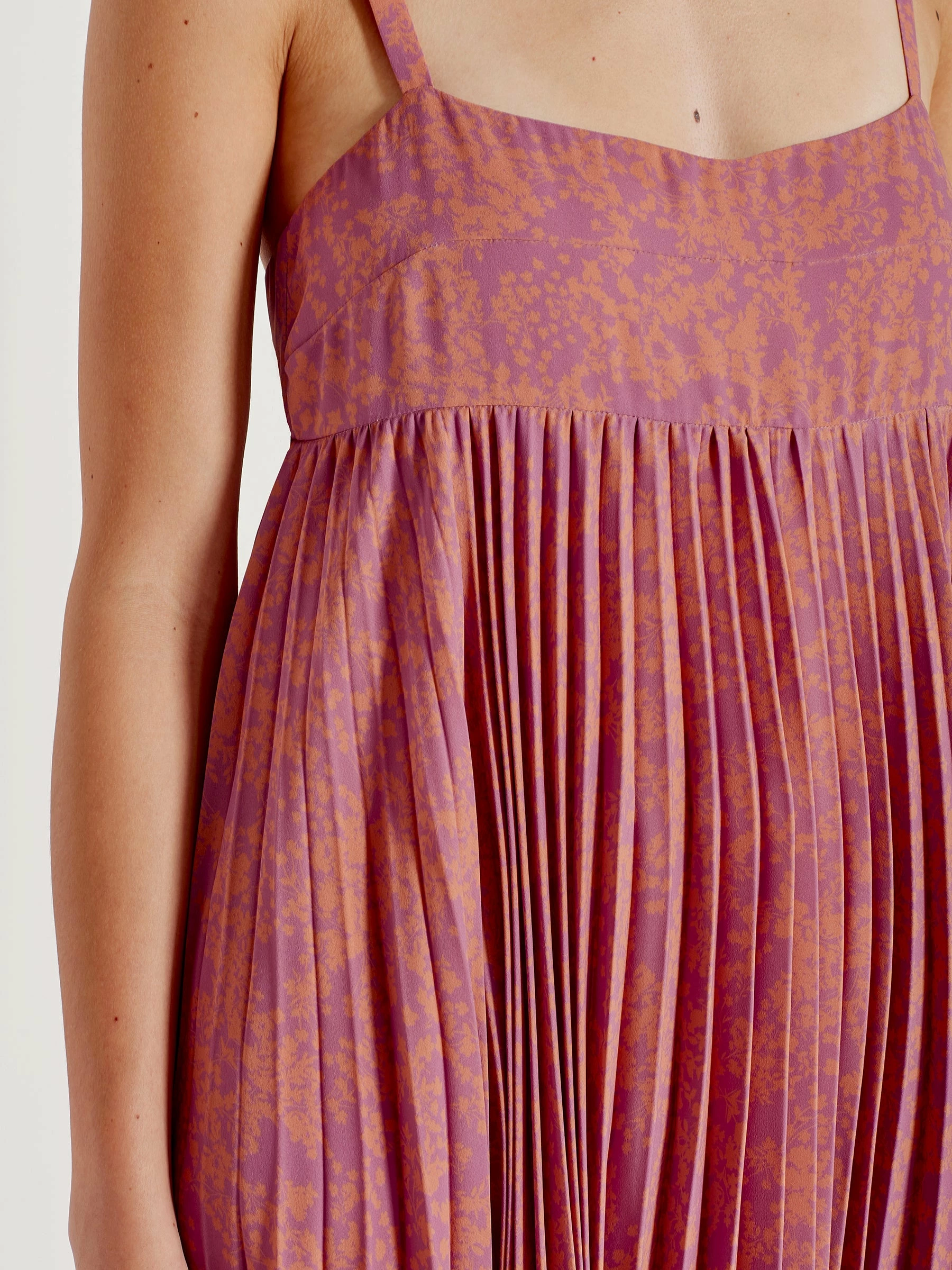 Juliette Hogan | Bella Pleat Dress - Bubble Gum - Image 4